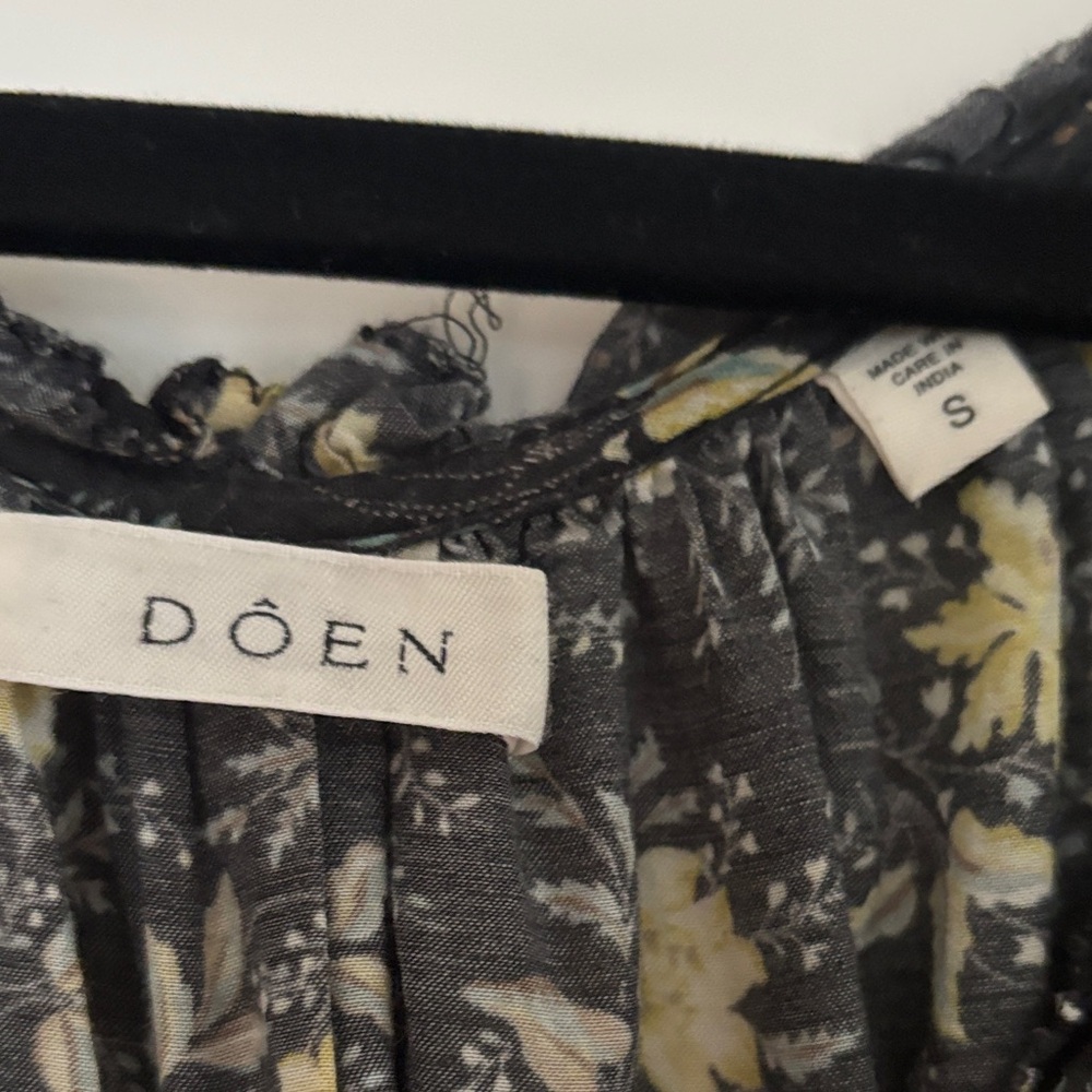 Doen Dark Floral Blouse with Yellow Accents - Picture 2 of 3